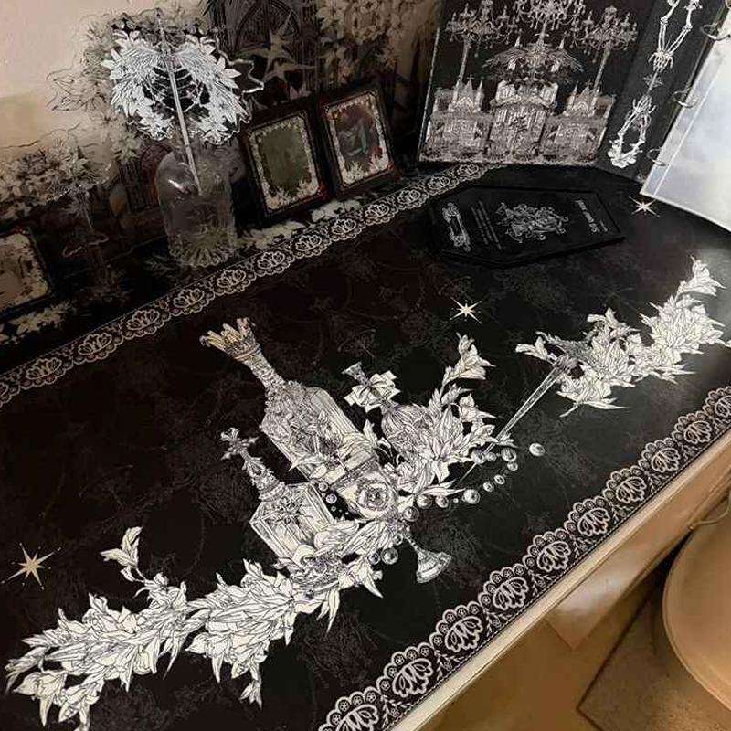 لوحة ماوس بتصميم مبنى قوطي من  - مراجعة Gaming Keyboard And Mouse Pad وسعره